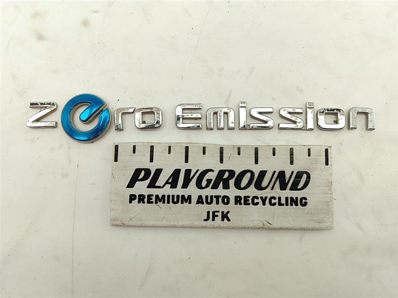Nissan Leaf Front Right ZERO EMISSION Badge | Playground PAR