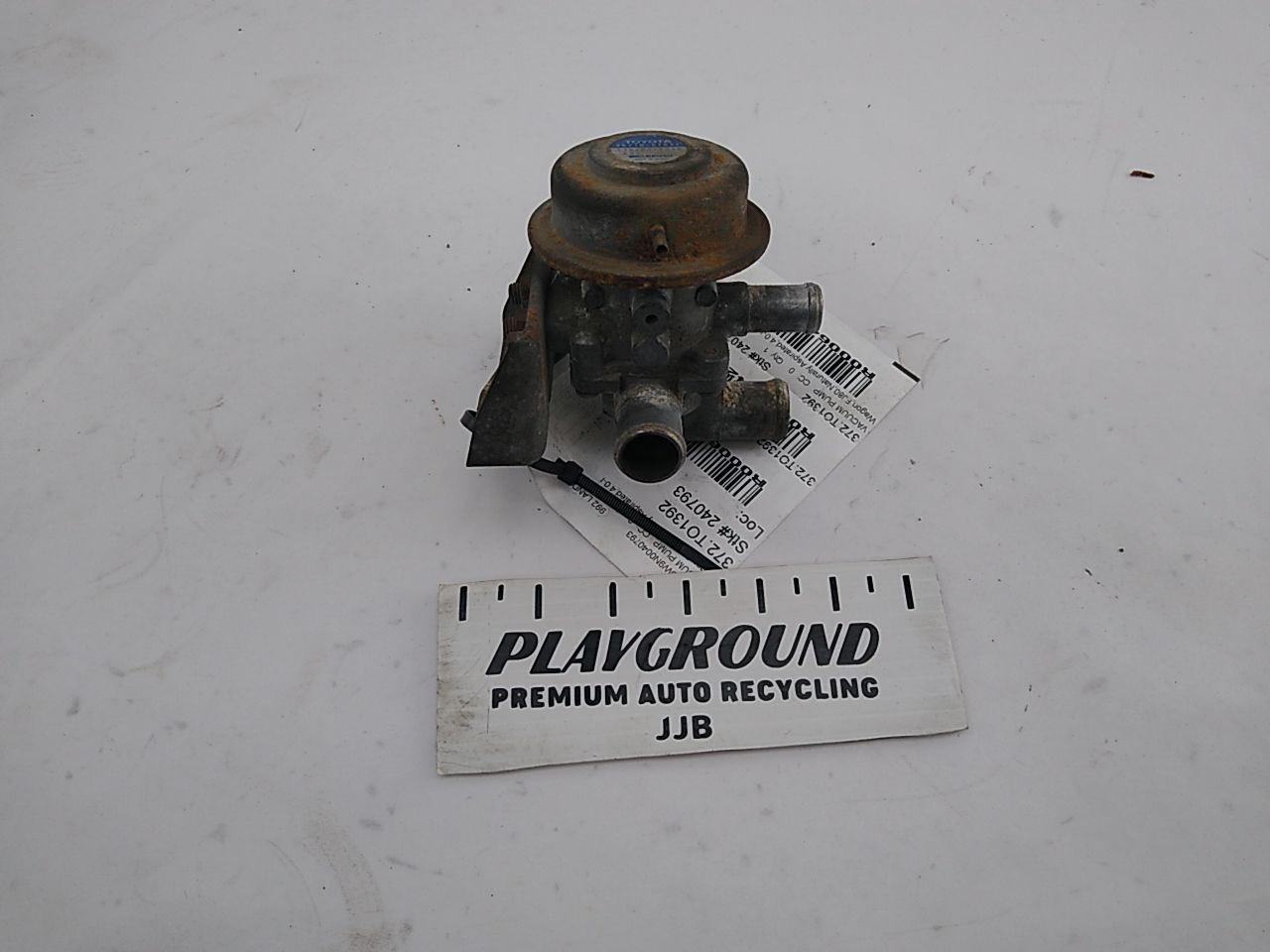 Toyota Land Cruiser Vacuum Switch Valve 25710-61031 | Playground PAR