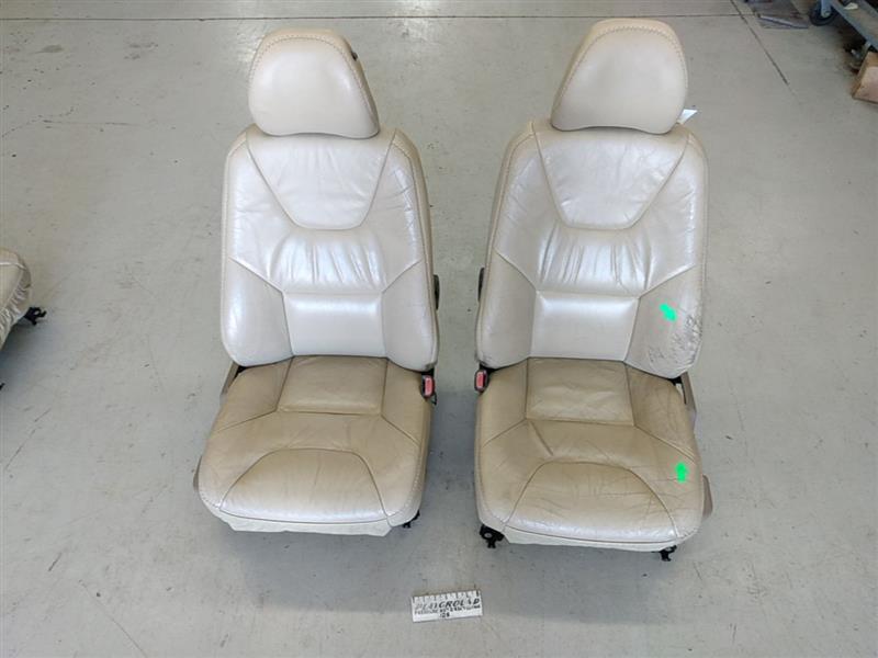 ソファセット xc70 Volvo XC70 Front Seat Set | Playground PAR