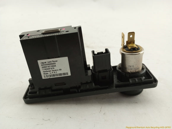 Range Rover Evoque USB Auxillary Jack Port