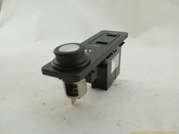 Range Rover Evoque USB Auxillary Jack Port