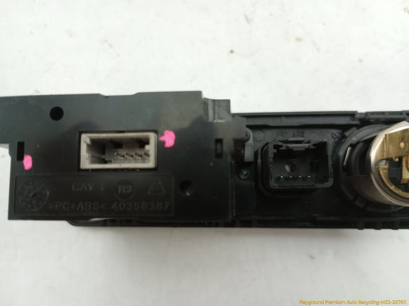 Range Rover Evoque USB Auxillary Jack Port