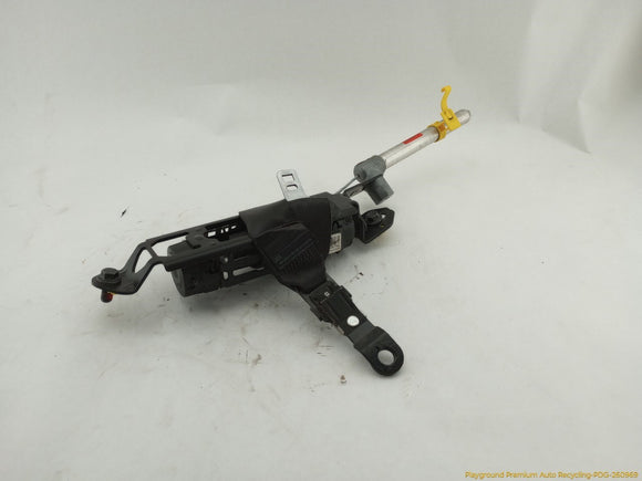 Volvo XC70 Driver Left Front Seat Belt Retractor