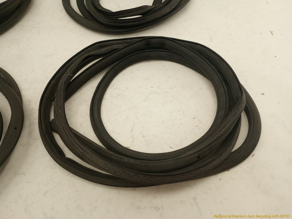 Range Rover Evoque Set Of Outer Door Seal Weatherstrips