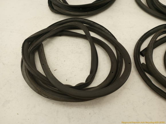 Range Rover Evoque Set Of Outer Door Seal Weatherstrips