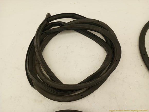 Range Rover Evoque Set Of Outer Door Seal Weatherstrips
