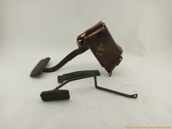 Chevrolet Corvette C3 Brake and Accelerator Pedal Assembly