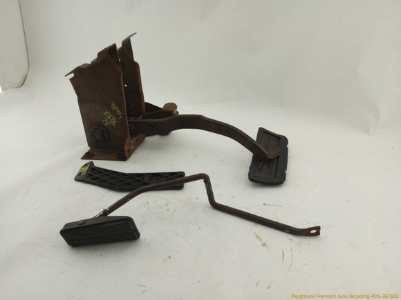 Chevrolet Corvette C3 Brake and Accelerator Pedal Assembly