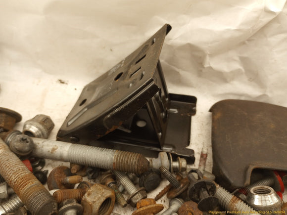 Hummer H3 Dismantling Hardware Fasteners Bolts & Nuts