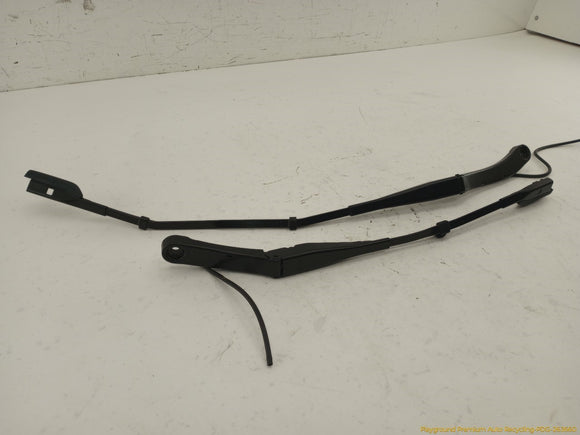 Tesla Model Y Pair Of Windshield Wiper Arms
