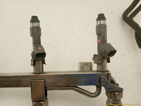 Saab 9-3 Fuel Rail With Fuel Injectors