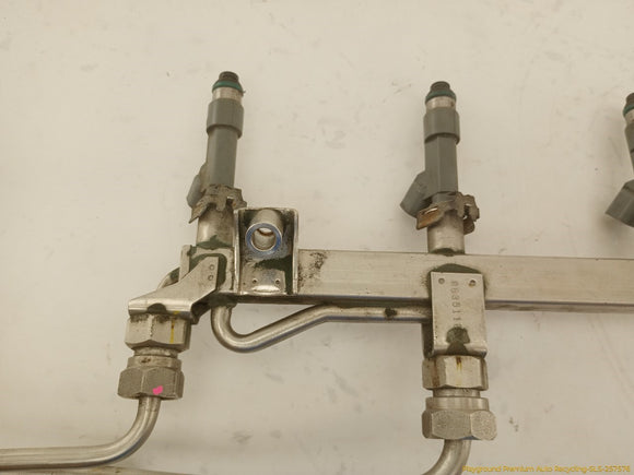 Saab 9-3 Fuel Rail With Fuel Injectors