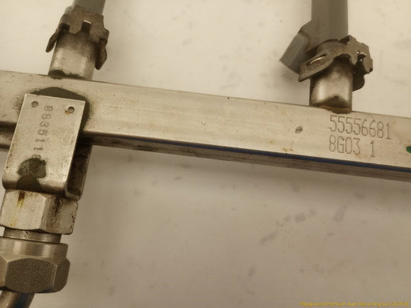Saab 9-3 Fuel Rail With Fuel Injectors