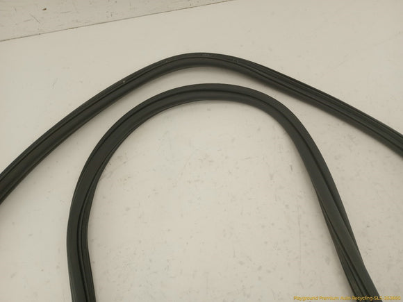 Tesla Model Y Liftgate Seal Weatherstrip