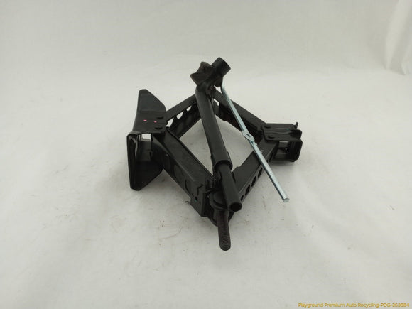 Land Rover Discovery Sport Vehicle Jack & Tools Set