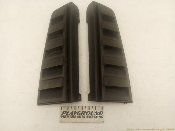 Hummer H2 Pair Of Upper Tail Light Vent Grille Trim