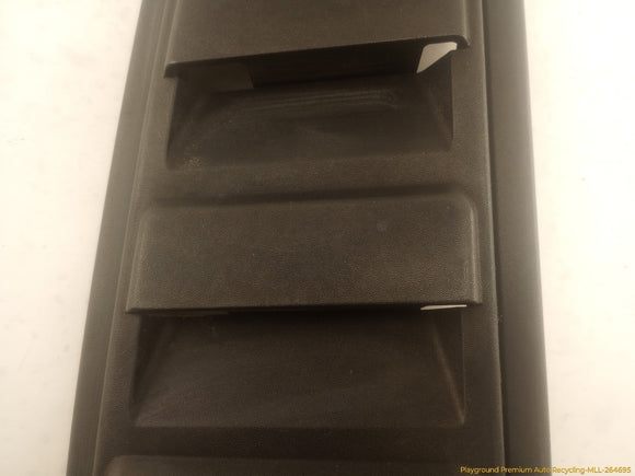 Hummer H2 Pair Of Upper Tail Light Vent Grille Trim
