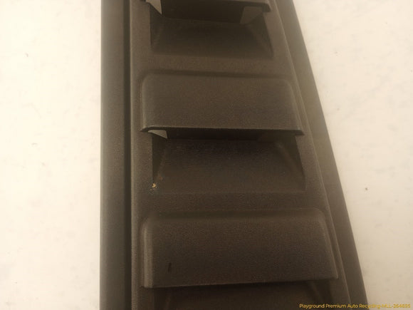 Hummer H2 Pair Of Upper Tail Light Vent Grille Trim
