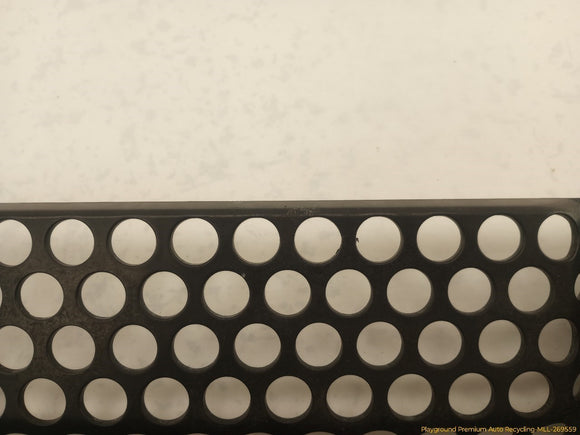 Hummer H2 Front Bumper Lower Radiator Grille