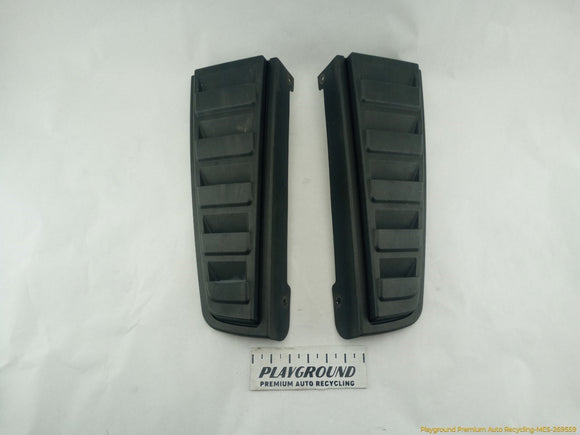 Hummer H2 Pair Of Upper Tail Light Vent Grille Trim