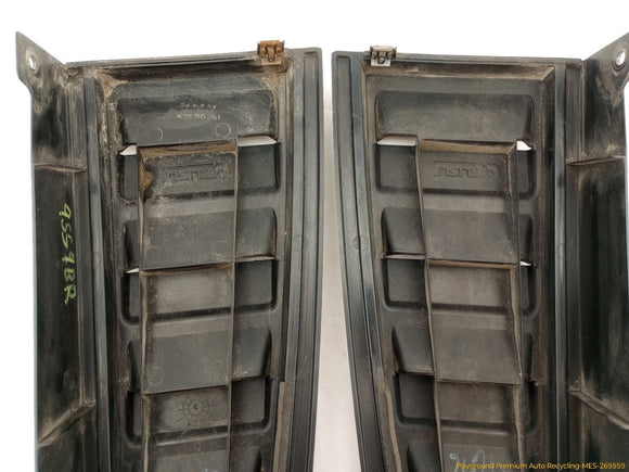 Hummer H2 Pair Of Upper Tail Light Vent Grille Trim