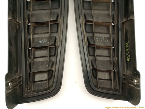 Hummer H2 Pair Of Upper Tail Light Vent Grille Trim