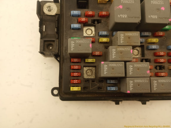 Hummer H2 Engine Fuse Box
