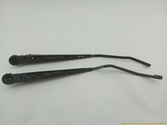 Hummer H2 Pair Of Windshield Wiper Arms