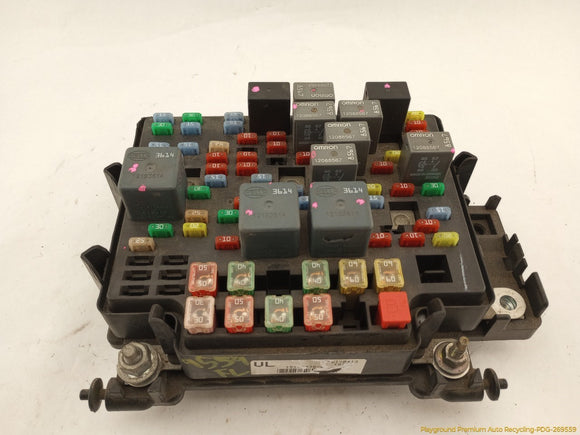 Hummer H2 Engine Fuse Box