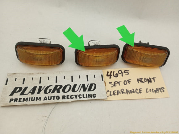 Hummer H2 Set Of Front Center Roof Clearance Lamps