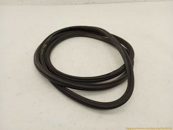 Porsche Cayenne Passenger Right Front Door Seal Weatherstrip
