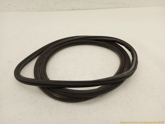 Porsche Cayenne Passenger Right Front Door Seal Weatherstrip