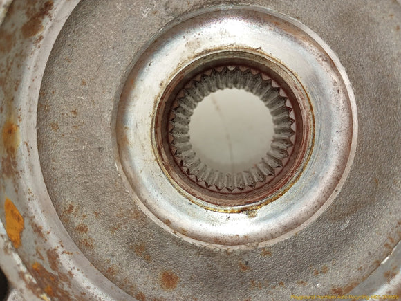 Hummer H2 Passenger Right Front Spindle Knuckle Hub