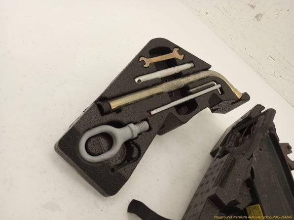 Porsche Cayenne Vehicle Jack & Tools Kit