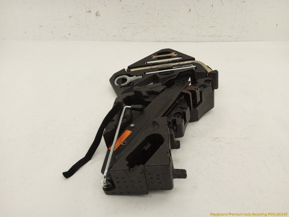 Porsche Cayenne Vehicle Jack & Tools Kit
