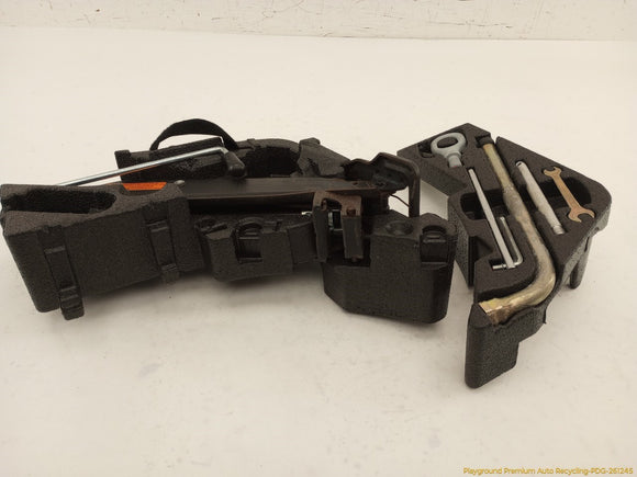 Porsche Cayenne Vehicle Jack & Tools Kit