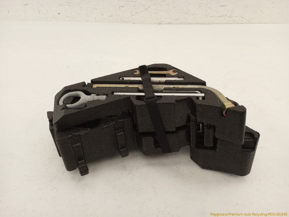 Porsche Cayenne Vehicle Jack & Tools Kit