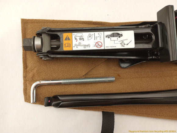 Lincoln MKT Vehicle Jack & Tools Kit