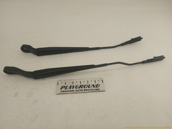 Lincoln MKT Pair Of Windshield Wiper Arms