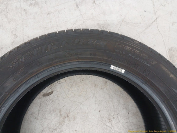 Land Rover Discovery Sport Single Tire - Pirelli - Scorpion STR - 235/55R19