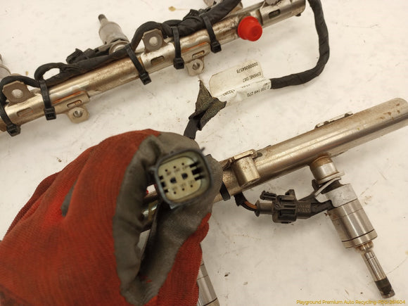 Lincoln MKT Fuel Rail & Fuel Injector Assembly Set