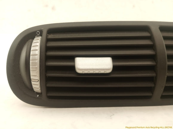 Porsche Cayenne Front Center Dashboard Air Vent