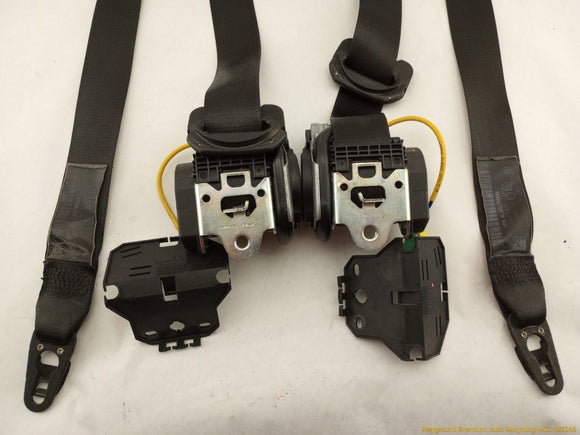 Porsche Cayenne Pair Of Front Seat Belt Retractor & Buckles
