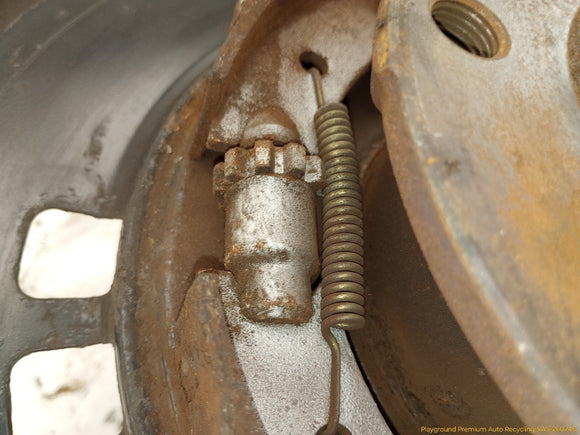 Porsche Cayenne Driver Left Rear Spindle Knuckle Hub