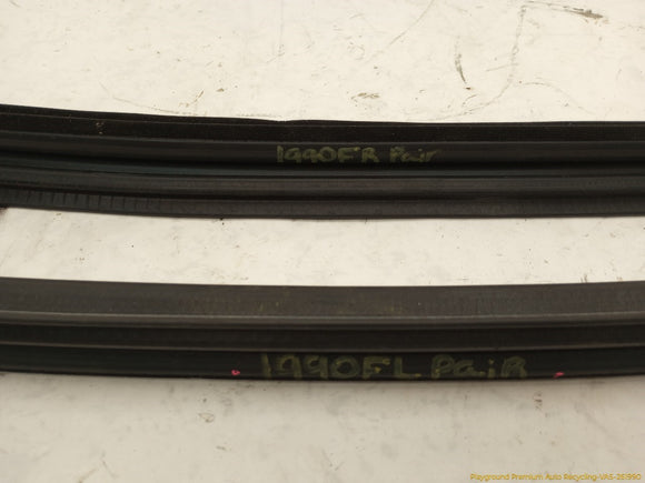 Cadillac CTS Pair Of Front Door Inner Molding