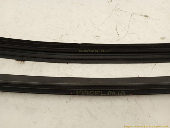 Cadillac CTS Pair Of Front Door Inner Molding