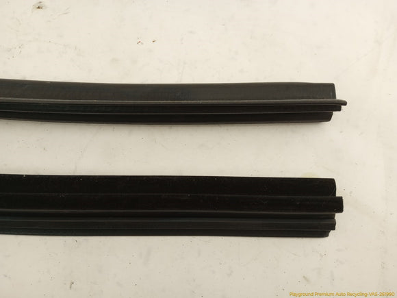 Cadillac CTS Pair Of Front Door Inner Molding