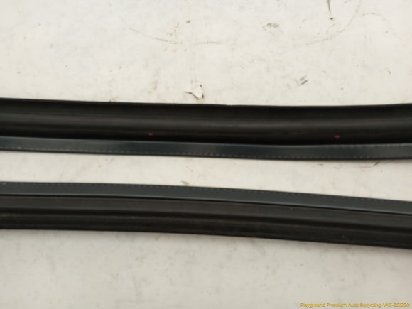 Cadillac CTS Pair Of Front Door Inner Molding