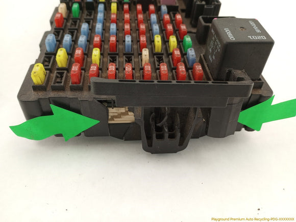 Hummer H3 Engine Fuse Box