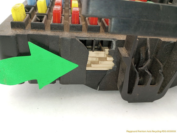 Hummer H3 Engine Fuse Box